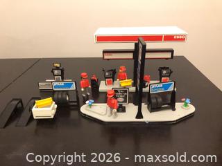 MaxSold Auction: 129 Vintage Playmobil Esso Gas Station (incomplete) - Saanich (British Columbia, Canada) SELLER MANAGED Downsizing Online Auction - Faithwood Road