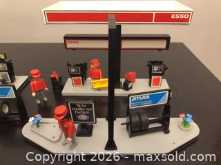MaxSold Auction: 129 Vintage Playmobil Esso Gas Station (incomplete) - Saanich (British Columbia, Canada) SELLER MANAGED Downsizing Online Auction - Faithwood Road