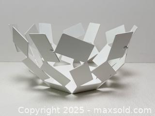 MaxSold Auction: Alessi La Stanza Dello Scirocco Fruit Basket  - Toronto (Ontario, Canada) PARTNER MANAGED Estate Sale Online Auction - Dundas Street West (STORAGE)