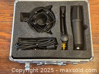 MaxSold Auction: Maono Professional Podcast USB Microphone Set - Toronto (Ontario, Canada) PARTNER MANAGED Estate Sale Online Auction - Dundas Street W (STORAGE)