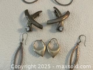 MaxSold Auction: Sterling Silver Earrings x4 - Toronto (Ontario, Canada) PARTNER MANAGED Estate Sale Online Auction - Dundas Street West (STORAGE)
