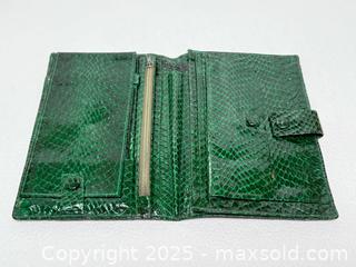 MaxSold Auction: Vintage Green Snakeskin Wallet  - Toronto (Ontario, Canada) PARTNER MANAGED Estate Sale Online Auction - Dundas Street West (STORAGE)