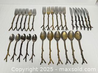 MaxSold Auction: West Elm Figural Twig Cutlery Set  - Toronto (Ontario, Canada) PARTNER MANAGED Estate Sale Online Auction - Dundas Street West (STORAGE)