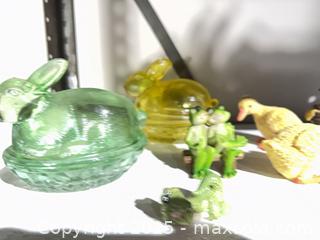 MaxSold Auction: 11 Vintage Decorative Figurines &#38; Trinkets - Warwick (Rhode Island, USA) SELLER MANAGED Reseller Online Auction - Warwick Avenue