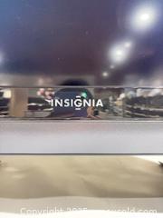 MaxSold Auction: Insignia 32&#34; LCD NS-L322Q-10a TV - Warwick (Rhode Island, USA) SELLER MANAGED Reseller Online Auction - Warwick Avenue