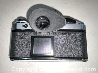 MaxSold Auction: Nikon FE 35mm SLR Camera Kit with 50mm and 80-200mm Lenses - Warwick (Rhode Island, USA) SELLER MANAGED Reseller Online Auction - Warwick Avenue