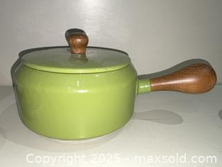 MaxSold Auction: Vintage Fondue Pot, Dishes - Warwick (Rhode Island, USA) SELLER MANAGED Reseller Online Auction - Warwick Avenue