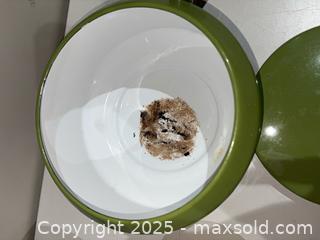 MaxSold Auction: Vintage Fondue Pot, Dishes - Warwick (Rhode Island, USA) SELLER MANAGED Reseller Online Auction - Warwick Avenue