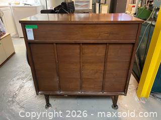 MaxSold Auction: Gibbard Dresser - Hamilton (Ontario, Canada) PARTNER MANAGED Estate Sale Online Auction - Parkview Drive