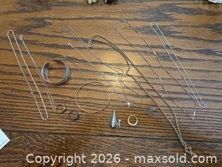 MaxSold Auction: Silver Tone and Gold Tone Jewelry  - Hamilton (Ontario, Canada) PARTNER MANAGED Estate Sale Online Auction - Parkview Drive