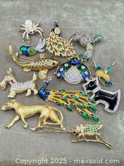 MaxSold Auction: Large Collection of Vintage Animal/Bug Brooches - Victoria (British Columbia, Canada) PARTNER MANAGED Estate Sale Online Auction PART 2 - Bay Street