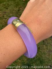 MaxSold Auction: STUNNING! Antique Chinese Lavendar Jadeite Bracelet  - Victoria (British Columbia, Canada) PARTNER MANAGED Estate Sale Online Auction PART 2 - Bay Street