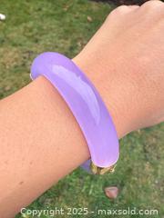 MaxSold Auction: STUNNING! Antique Chinese Lavendar Jadeite Bracelet  - Victoria (British Columbia, Canada) PARTNER MANAGED Estate Sale Online Auction PART 2 - Bay Street