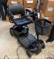 MaxSold Auction: Adult Scooter - Burlington (Ontario, Canada) SELLER MANAGED Charity/Fundraising Online Auction - Fraser Drive