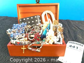 MaxSold Auction: Assorted Jewelry Box  6”x 4 x 2” - Burlington (Ontario, Canada) SELLER MANAGED Charity/Fundraising Online Auction - Fraser Drive