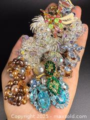 MaxSold Auction: Massive Collection of Costume Jewelry - Victoria (British Columbia, Canada) PARTNER MANAGED Estate Sale Online Auction PART 1 - Bay Street