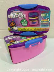 MaxSold Auction: 2 New DreamWorks Gabby's Dollhouse 3-Piece Lunch Boxes with Tray - New Westminster (British Columbia, Canada) SELLER MANAGED Reseller Online Auction - Columbia Street
