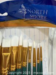 MaxSold Auction: North Shore Artist Paint Brush Set - New Westminster (British Columbia, Canada) SELLER MANAGED Reseller Online Auction - Columbia Street