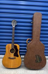 MaxSold Auction: Vintage Gibson J-50 Deluxe guitar with Gibson USA case - Mississauga (Ontario, Canada) SELLER MANAGED Downsizing Online Auction - Summerville Court (STORAGE)