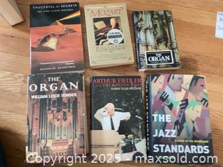 MaxSold Auction: Lot of 12–15 Hardcover Music &#38; Composer Books - Abington (Massachusetts, USA) PARTNER MANAGED Reseller Online Auction - North Avenue