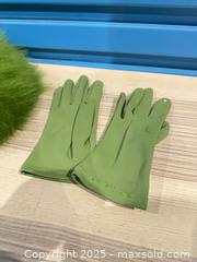 MaxSold Auction: Antique Hat &#38; Gloves E  - Vancouver (British Columbia, Canada) SELLER MANAGED Estate Sale Online Auction - East 7th Avenue