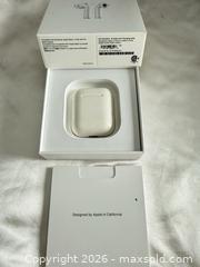MaxSold Auction: Apple AirPods - Smith Falls (Ontario, Canada) PARTNER MANAGED Downsizing Online Auction - Rainbow Valley Drive