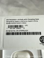 MaxSold Auction: Apple AirPods - Smith Falls (Ontario, Canada) PARTNER MANAGED Downsizing Online Auction - Rainbow Valley Drive