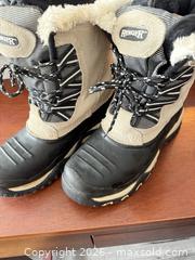 MaxSold Auction: Ladies Winter Boots - Smith Falls (Ontario, Canada) PARTNER MANAGED Downsizing Online Auction - Rainbow Valley Drive