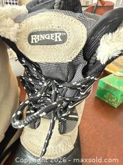 MaxSold Auction: Ladies Winter Boots - Smith Falls (Ontario, Canada) PARTNER MANAGED Downsizing Online Auction - Rainbow Valley Drive