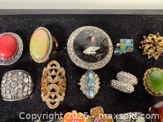 MaxSold Auction: (50+) Assorted Costume Rings - Toronto (Ontario, Canada) SELLER MANAGED Reseller Online Auction - Chesswood Drive