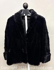 MaxSold Auction: Vintage SHEARED BEAVER FUR Jacket - Toronto (Ontario, Canada) SELLER MANAGED Reseller Online Auction - Chesswood Drive