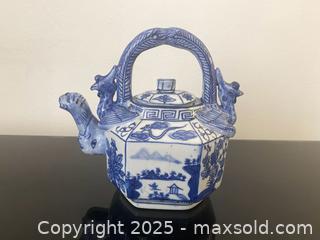 MaxSold Auction: Antique Asian/Chinese 1736-1795 Teapot - Toronto (Ontario, Canada) SELLER MANAGED Estate Sale Online Auction - Benary Crescent