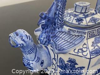 MaxSold Auction: Antique Asian/Chinese 1736-1795 Teapot - Toronto (Ontario, Canada) SELLER MANAGED Estate Sale Online Auction - Benary Crescent