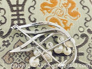 MaxSold Auction: Elegant Akoya Sea Pearl Spray Brooch, Sterling Silver, Signed - Toronto (Ontario, Canada) SELLER MANAGED Estate Sale Online Auction - Benary Crescent