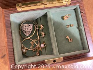 MaxSold Auction: Estate Jewelry Box With 14K, 10K Gold Items - Toronto (Ontario, Canada) SELLER MANAGED Estate Sale Online Auction - Benary Crescent