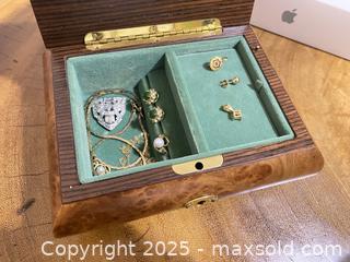 MaxSold Auction: Estate Jewelry Box With 14K, 10K Gold Items - Toronto (Ontario, Canada) SELLER MANAGED Estate Sale Online Auction - Benary Crescent