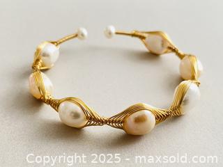MaxSold Auction: Vintage Handmade Genuine Baroque Pearl Nest Bracelet - Toronto (Ontario, Canada) SELLER MANAGED Estate Sale Online Auction - Benary Crescent