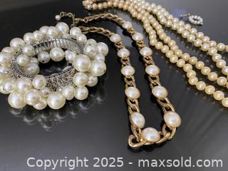 MaxSold Auction: Vintage Pearl Jewelry, Genuine Pear &#38; Faux Pearl - Toronto (Ontario, Canada) SELLER MANAGED Estate Sale Online Auction - Benary Crescent