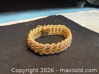 MaxSold Auction: 14K Gold Rope Twist Chain Bracelet, UNOAERRE, Italy - Lakeshore (Ontario, Canada) PARTNER MANAGED Estate Sale Online Auction - County Road 42