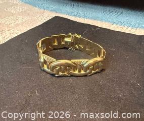 MaxSold Auction: 14K Solid Gold Women's Link Bracelet, Italian Hallmark - Lakeshore (Ontario, Canada) PARTNER MANAGED Estate Sale Online Auction - County Road 42