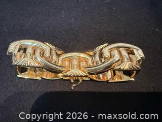 MaxSold Auction: 14K Solid Gold Women's Link Bracelet, Italian Hallmark - Lakeshore (Ontario, Canada) PARTNER MANAGED Estate Sale Online Auction - County Road 42