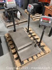 MaxSold Auction: Defender 3000 Digital Scales X 3 - Barrie (Ontario, Canada) SELLER MANAGED Moving Online Auction - Reid Drive