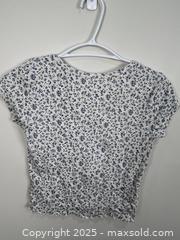 MaxSold Auction: Women&#39;s Antistar Cropped Floral Baby Tee, Size L - Cobourg (Ontario, Canada) SELLER MANAGED Reseller  Online Auction - Burnham Street