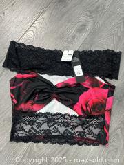 MaxSold Auction: Women&#39;s Fashion Nova Roses are Red Floral and Lace Top, Size M - Cobourg (Ontario, Canada) SELLER MANAGED Reseller  Online Auction - Burnham Street