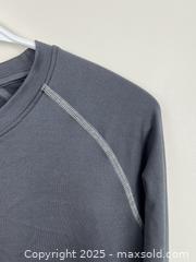 MaxSold Auction: Women&#39;s FemoFit Grey Athletic Long Sleeved Top, Size L - Cobourg (Ontario, Canada) SELLER MANAGED Reseller  Online Auction - Burnham Street
