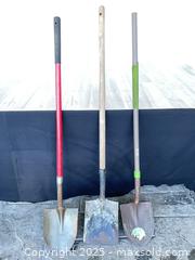 MaxSold Auction: 3 shovels - Cocoa (Florida, USA) SELLER MANAGED Estate Sale Online Auction - Broadcast Court.