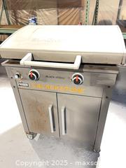 MaxSold Auction: Large Blackstone Grill - Cocoa (Florida, USA) SELLER MANAGED Estate Sale Online Auction - Broadcast Court.