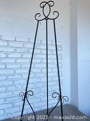 MaxSold Auction: Picture art large easel - Cocoa (Florida, USA) SELLER MANAGED Estate Sale Online Auction - Broadcast Court.