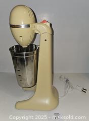 MaxSold Auction: Hamilton Beach Mixer Cream Colour - London (Ontario, Canada) SELLER MANAGED Downsizing Online Auction - Sterling Street