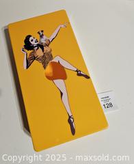 MaxSold Auction: Wall Decor Tissue Box - London (Ontario, Canada) SELLER MANAGED Downsizing Online Auction - Sterling Street